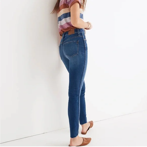 Madewell 10" High-Rise Skinny Jeans in Hanna Wash 24 - Picture 2 of 11